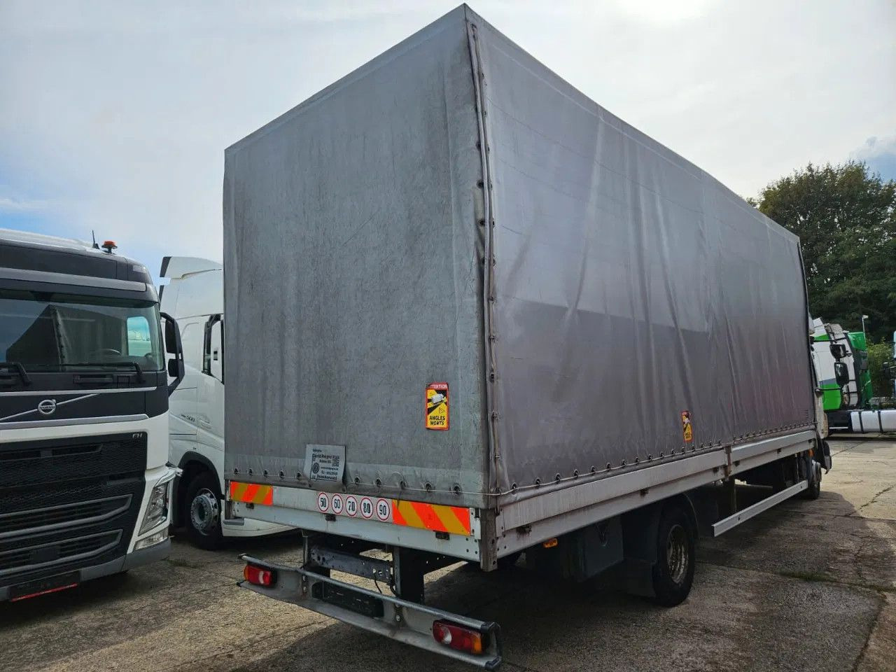 DAF LF 45.180 EEV - More units in stock! - Тентованный фургон: фото 5 DAF LF 45.180 EEV - More units in stock! - Тентованный фургон: фото 5