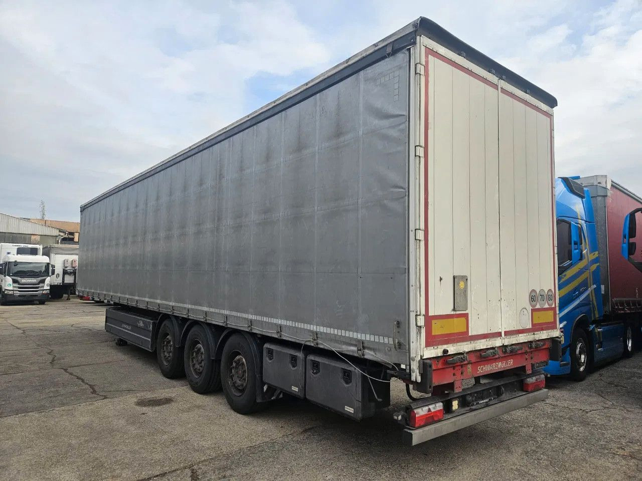 Schwarzmüller S1 J-seria, Pallet box - Тентованный полуприцеп: фото 4 Schwarzmüller S1 J-seria, Pallet box - Тентованный полуприцеп: фото 4