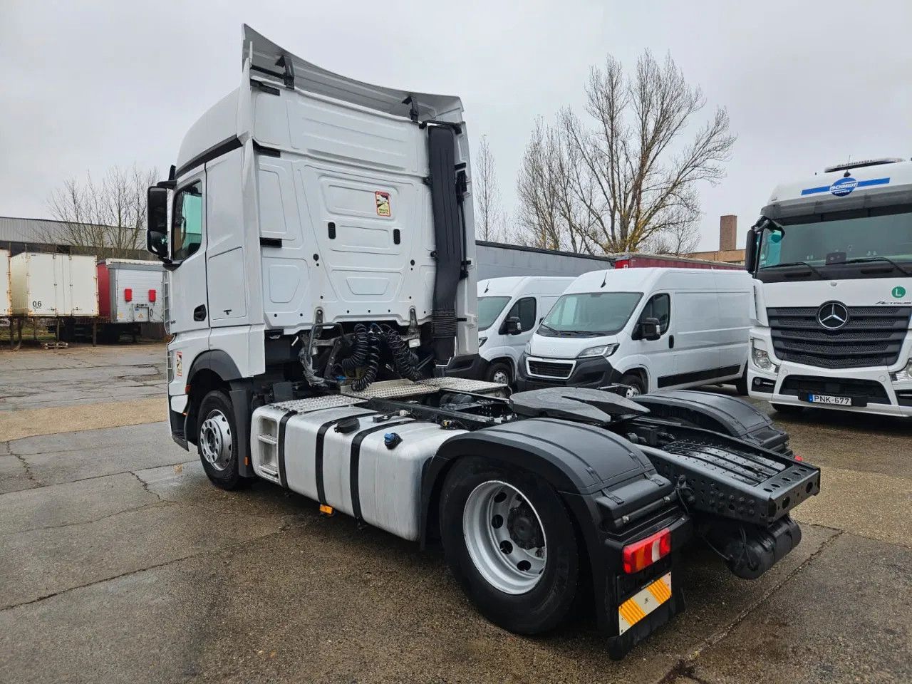 Mercedes-Benz Actros 1845 Standard-BigSpace-Stand Klima-2 Unit - Тягач: фото 4 Mercedes-Benz Actros 1845 Standard-BigSpace-Stand Klima-2 Unit - Тягач: фото 4