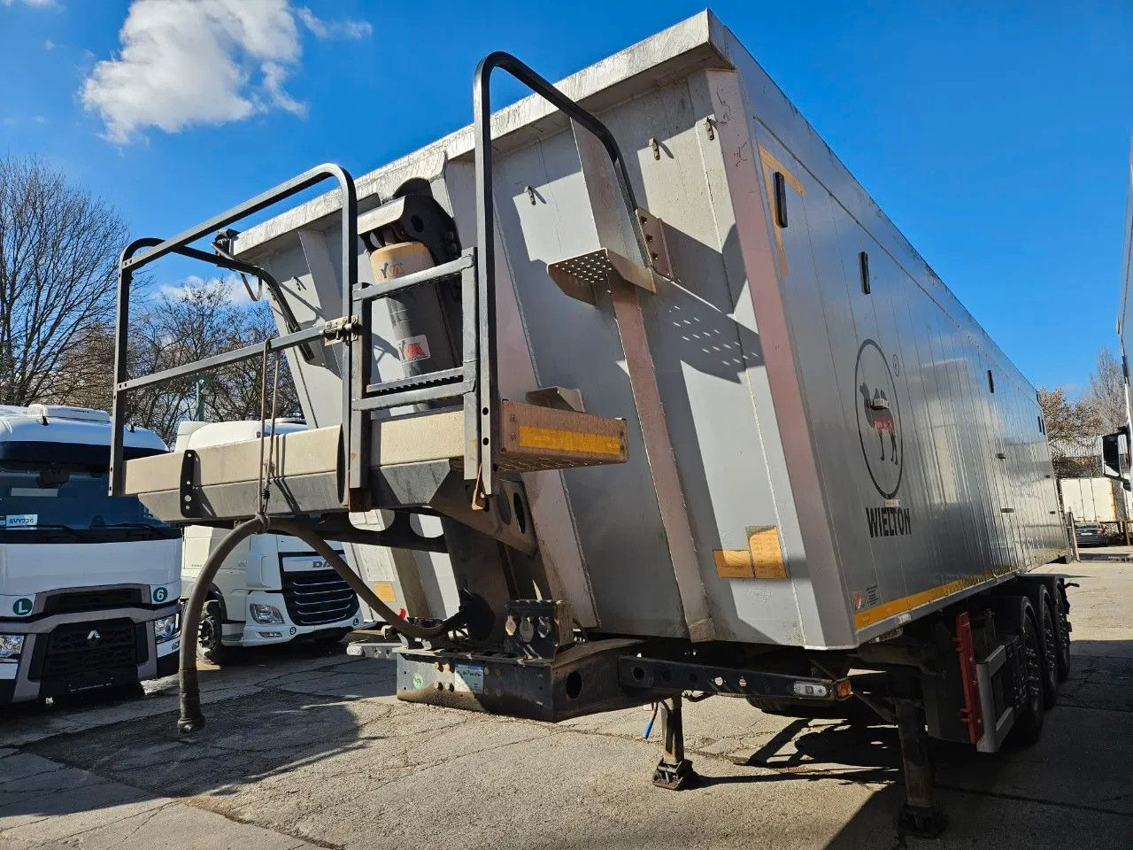 Wielton NW-3 38m3 Lifting Axle, Alloy w. - Самосвальный полуприцеп: фото 2 Wielton NW-3 38m3 Lifting Axle, Alloy w. - Самосвальный полуприцеп: фото 2