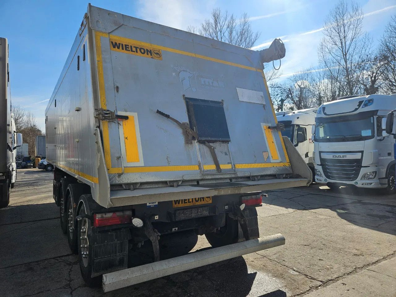 Wielton NW-3 38m3 Lifting Axle, Alloy w. - Самосвальный полуприцеп: фото 5 Wielton NW-3 38m3 Lifting Axle, Alloy w. - Самосвальный полуприцеп: фото 5
