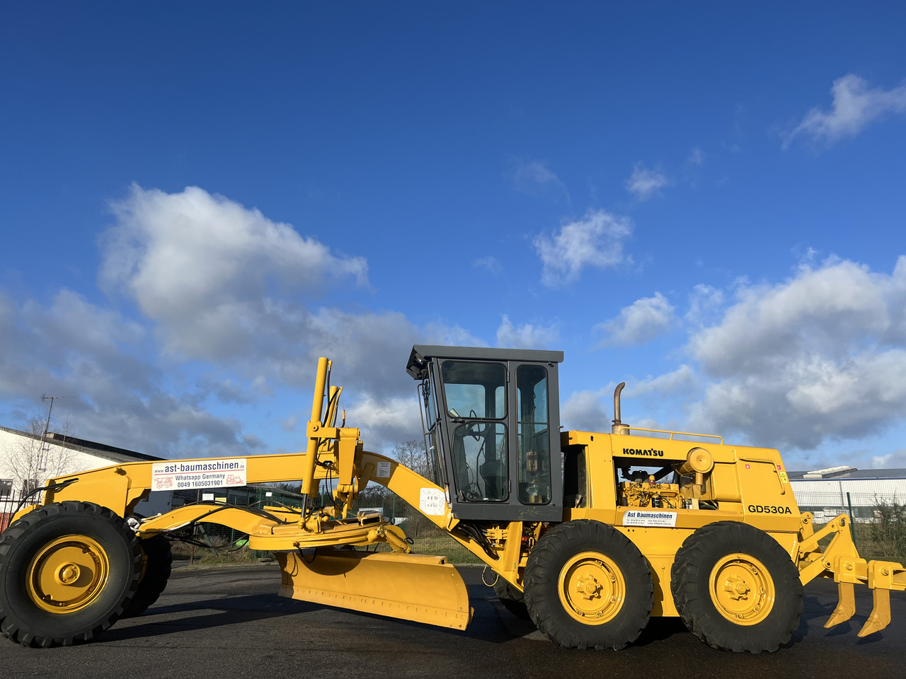 KOMATSU GD530A mit 5-Zahn-Heckaufreisser - Грейдер: фото 2 KOMATSU GD530A mit 5-Zahn-Heckaufreisser - Грейдер: фото 2