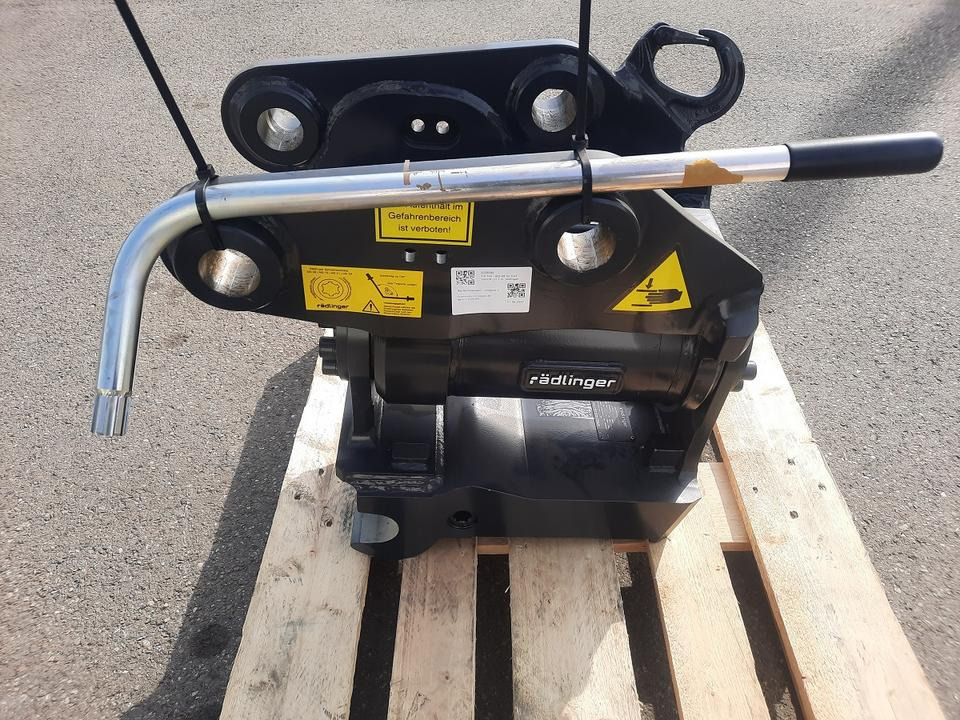 Rädlinger Tilt 5 - 10 to Powertilt Minibagger Schwenkmotor Cat - Тилтротатор для Мини-экскаваторов: фото 3 Rädlinger Tilt 5 - 10 to Powertilt Minibagger Schwenkmotor Cat - Тилтротатор для Мини-экскаваторов: фото 3