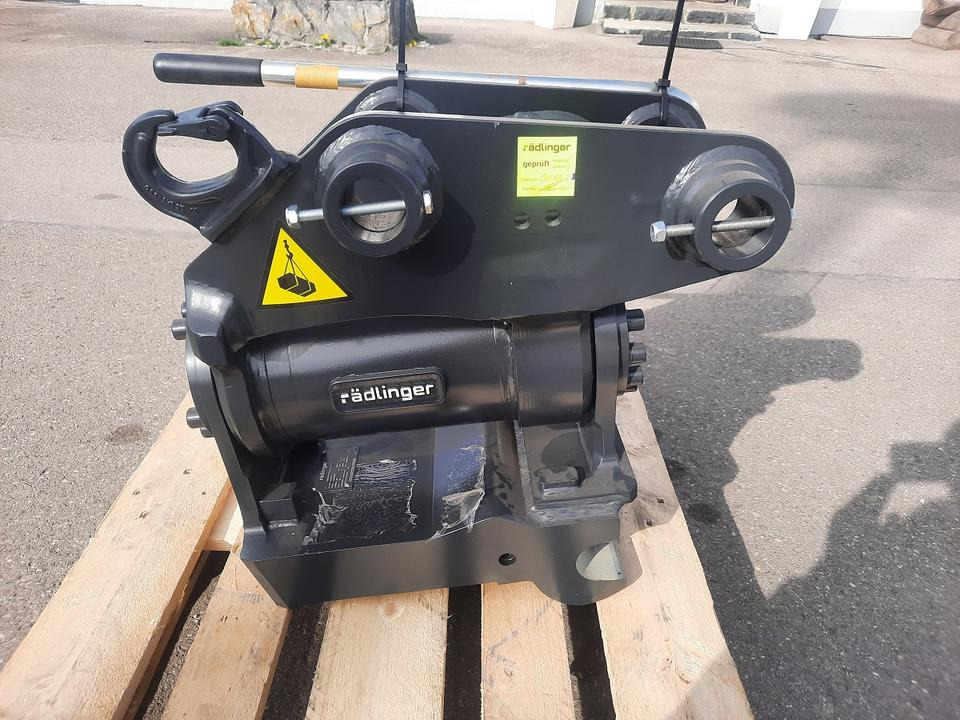 Rädlinger Tilt 5 - 10 to Powertilt Minibagger Schwenkmotor Cat - Тилтротатор для Мини-экскаваторов: фото 1 Rädlinger Tilt 5 - 10 to Powertilt Minibagger Schwenkmotor Cat - Тилтротатор для Мини-экскаваторов: фото 1