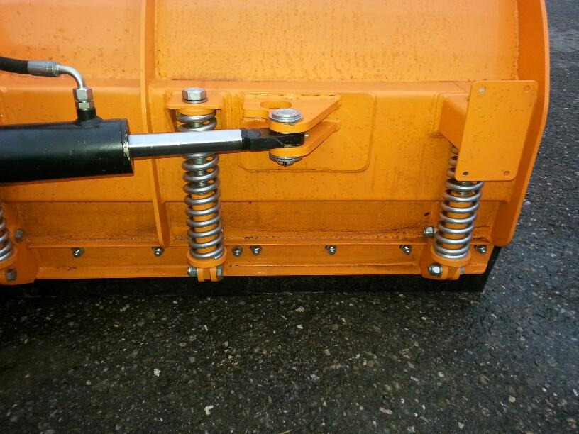 Schneeschild 2,6m Komatsu Atlas Schlepper Radlader Hoflader - Отвал для снега: фото 5 Schneeschild 2,6m Komatsu Atlas Schlepper Radlader Hoflader - Отвал для снега: фото 5