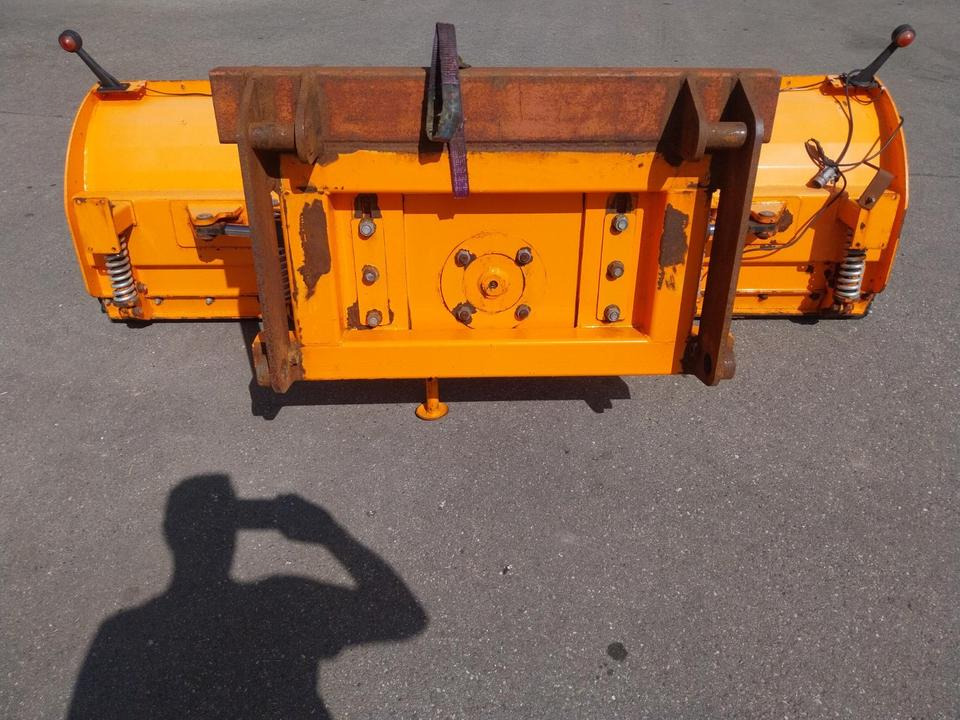 Schneeschild 2,6m Terex Schaeff Schlepper Radlader Hoflader - Отвал для снега: фото 3 Schneeschild 2,6m Terex Schaeff Schlepper Radlader Hoflader - Отвал для снега: фото 3