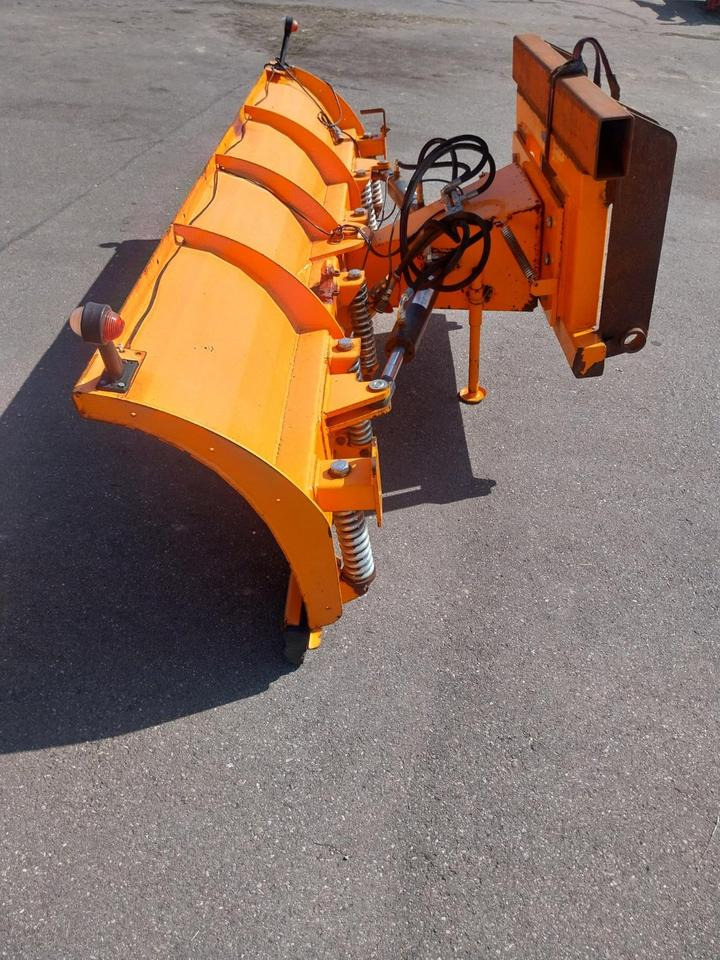 Schneeschild 2,6m Terex Schaeff Schlepper Radlader Hoflader - Отвал для снега: фото 4 Schneeschild 2,6m Terex Schaeff Schlepper Radlader Hoflader - Отвал для снега: фото 4