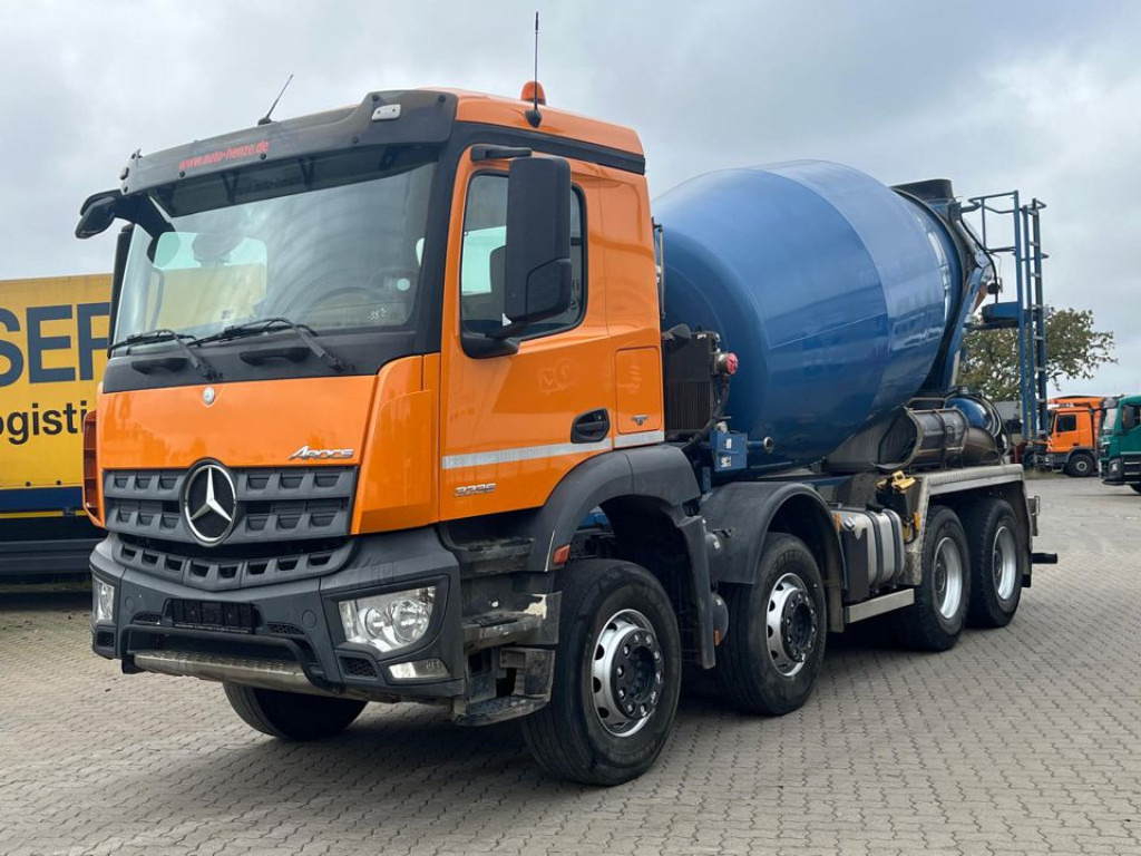 MERCEDES-BENZ Arocs 3236 8x4 Betonmischer Deutsch Top AP Achsen - Грузовик: фото 1 MERCEDES-BENZ Arocs 3236 8x4 Betonmischer Deutsch Top AP Achsen - Грузовик: фото 1