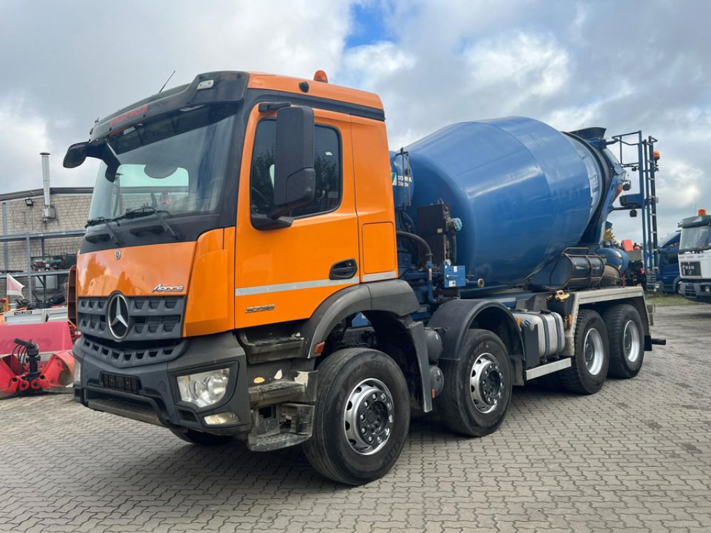 MERCEDES-BENZ Arocs 3236 8x4 Betonmischer Deutsch Top AP Achsen - Грузовик: фото 1 MERCEDES-BENZ Arocs 3236 8x4 Betonmischer Deutsch Top AP Achsen - Грузовик: фото 1