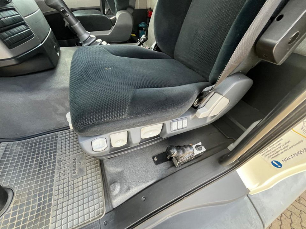 MAN TG-S 26.440 6x4 BB 3-Achs Kipper Schalter - Самосвал: фото 3 MAN TG-S 26.440 6x4 BB 3-Achs Kipper Schalter - Самосвал: фото 3