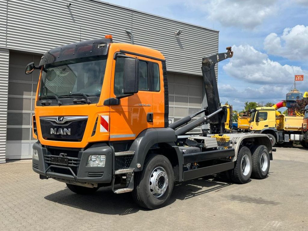 MAN TG-S 26.460 6x4 BB Abrollkipper kurzer Radstand - Крюковой мультилифт: фото 1 MAN TG-S 26.460 6x4 BB Abrollkipper kurzer Radstand - Крюковой мультилифт: фото 1