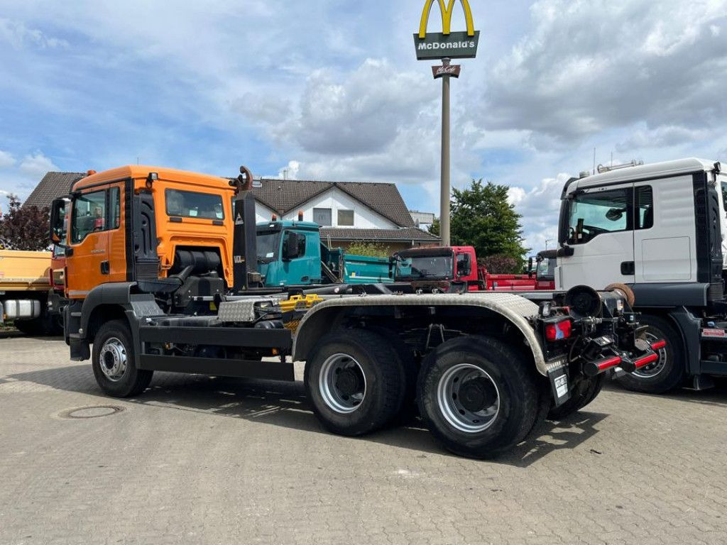 MAN TG-S 26.460 6x4 BB Abrollkipper kurzer Radstand - Крюковой мультилифт: фото 3 MAN TG-S 26.460 6x4 BB Abrollkipper kurzer Radstand - Крюковой мультилифт: фото 3