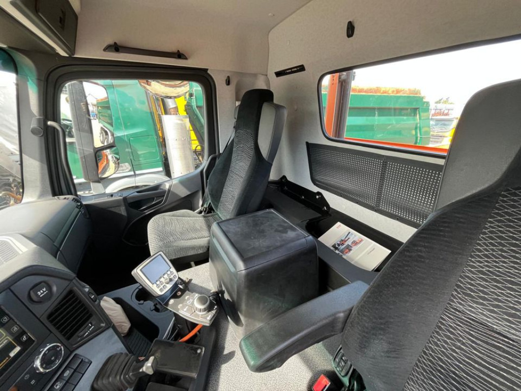 MERCEDES-BENZ Arocs 2135 AK 4x4 2-Achs Allradkipper Kommunalhydr. - Самосвал: фото 4 MERCEDES-BENZ Arocs 2135 AK 4x4 2-Achs Allradkipper Kommunalhydr. - Самосвал: фото 4