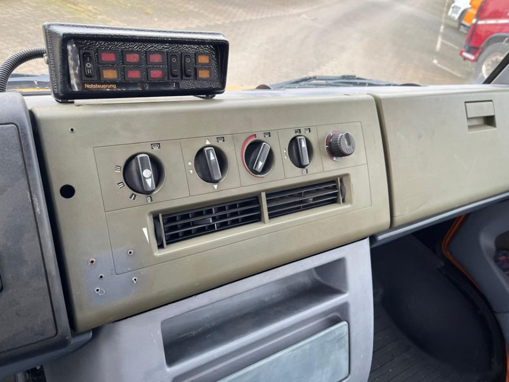 Грузовик с подъемником MERCEDES-BENZ Vario 612 D Hubarbeitsbühne Arbeitshöhe 18m: фото 12