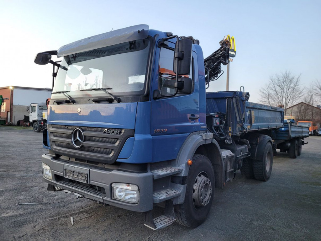 Mercedes-Benz Axor 2-Achs Kipper Kran 1833 K 3xAuss.Greiferst - Самосвал, Автоманипулятор: фото 1 Mercedes-Benz Axor 2-Achs Kipper Kran 1833 K 3xAuss.Greiferst - Самосвал, Автоманипулятор: фото 1