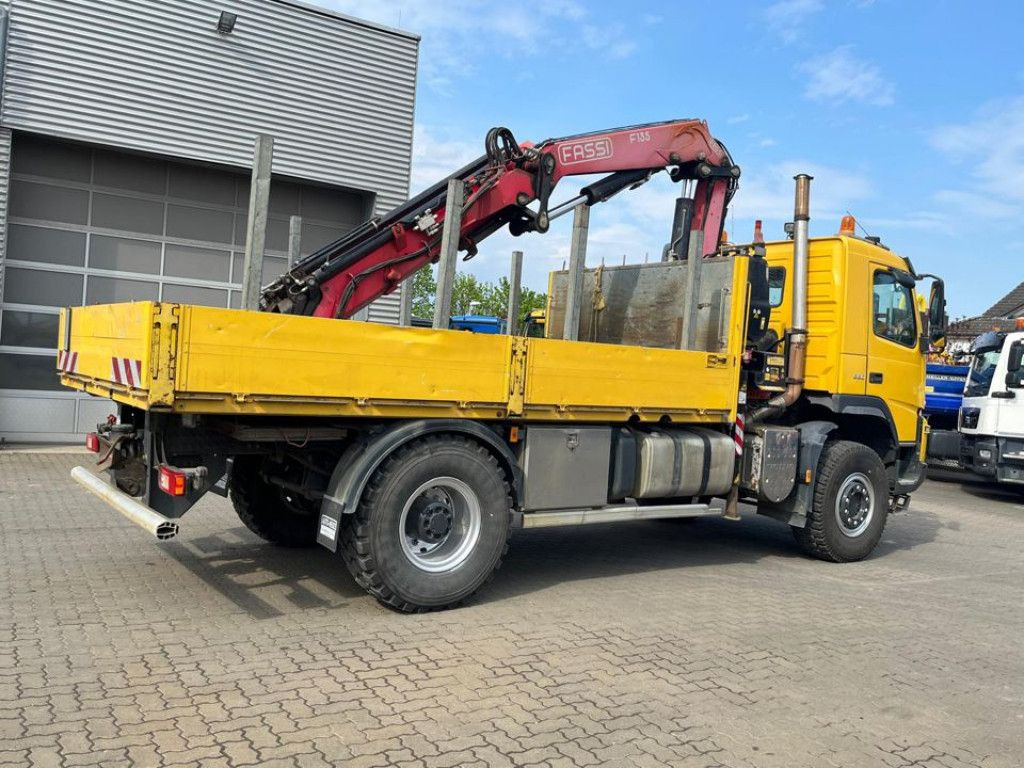 Volvo FM 330 4x4 Pritsche Kran Singelreifen Funkfernbe - Грузовик бортовой/ Платформа, Автоманипулятор: фото 4 Volvo FM 330 4x4 Pritsche Kran Singelreifen Funkfernbe - Грузовик бортовой/ Платформа, Автоманипулятор: фото 4