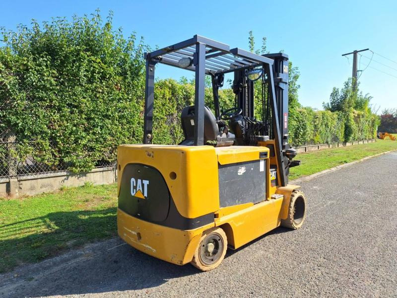 Caterpillar EC55N - Электропогрузчик: фото 5 Caterpillar EC55N - Электропогрузчик: фото 5