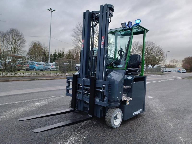 Combilift CBE3000 - Четырехсторонний погрузчик: фото 1 Combilift CBE3000 - Четырехсторонний погрузчик: фото 1