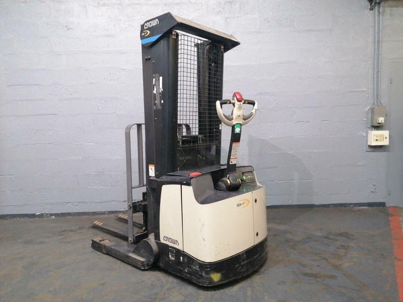 Crown SHR5520-1.1 - Штабелер: фото 4 Crown SHR5520-1.1 - Штабелер: фото 4
