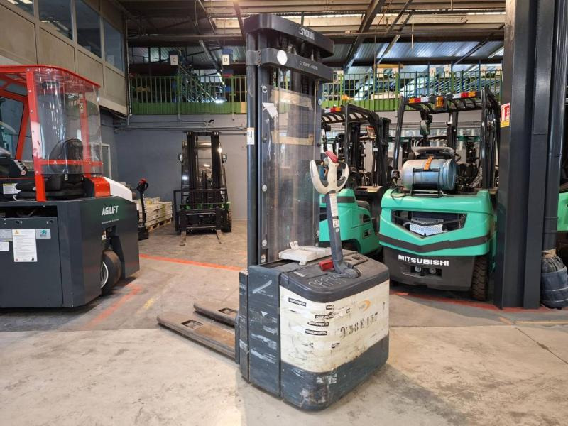 Crown WE2300-16 - Штабелер: фото 5 Crown WE2300-16 - Штабелер: фото 5