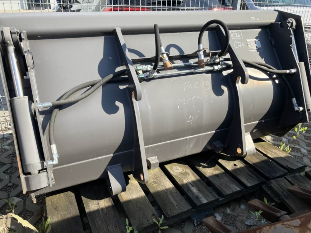 Volvo Klappschaufel mit Messer TPZ - Ковш: фото 3 Volvo Klappschaufel mit Messer TPZ - Ковш: фото 3