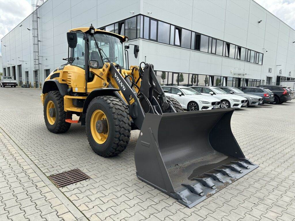 Volvo L45HS - Колёсный погрузчик: фото 1 Volvo L45HS - Колёсный погрузчик: фото 1