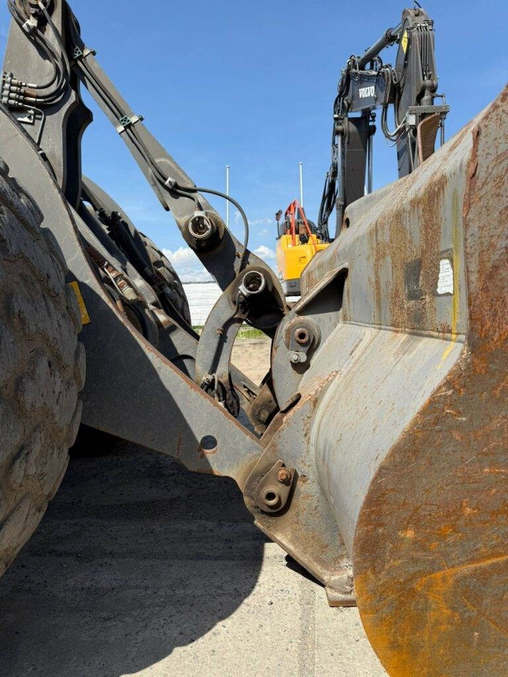 Колёсный погрузчик Volvo L60H: фото 19