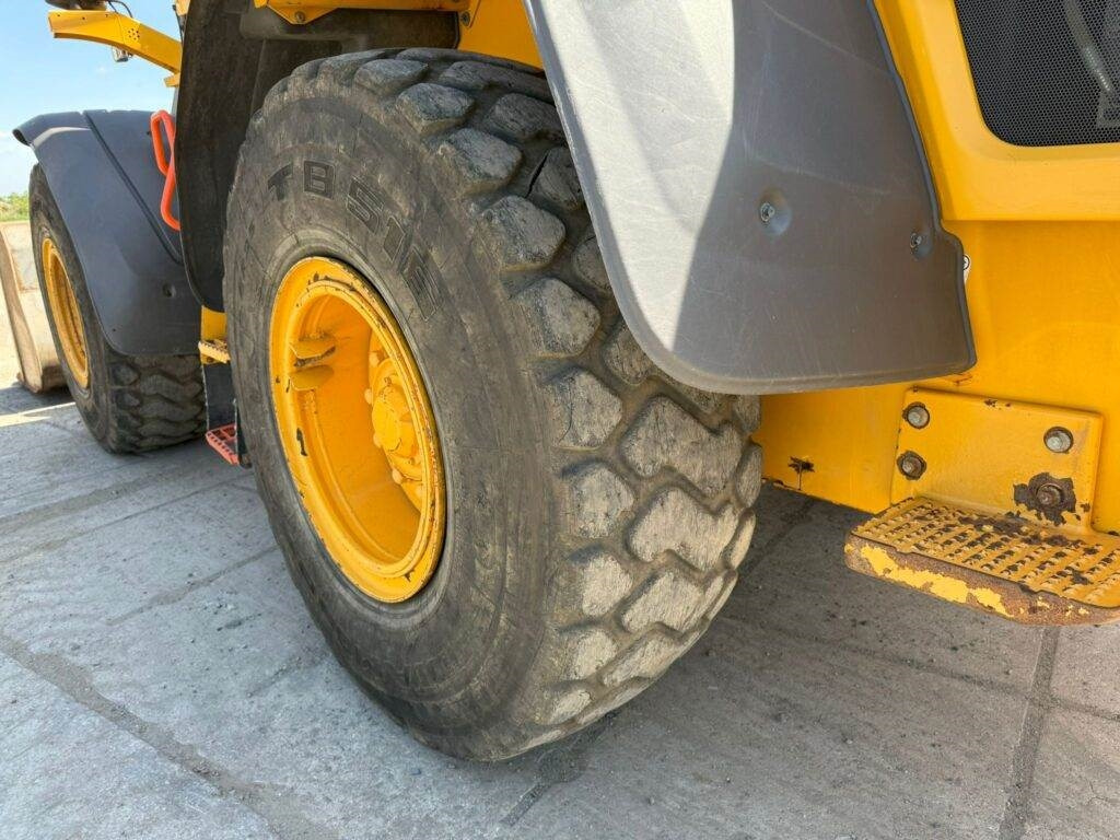 Колёсный погрузчик Volvo L60H: фото 17