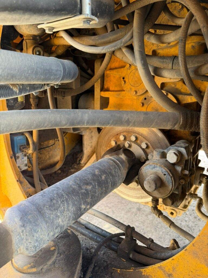 Колёсный погрузчик Volvo L60H: фото 7