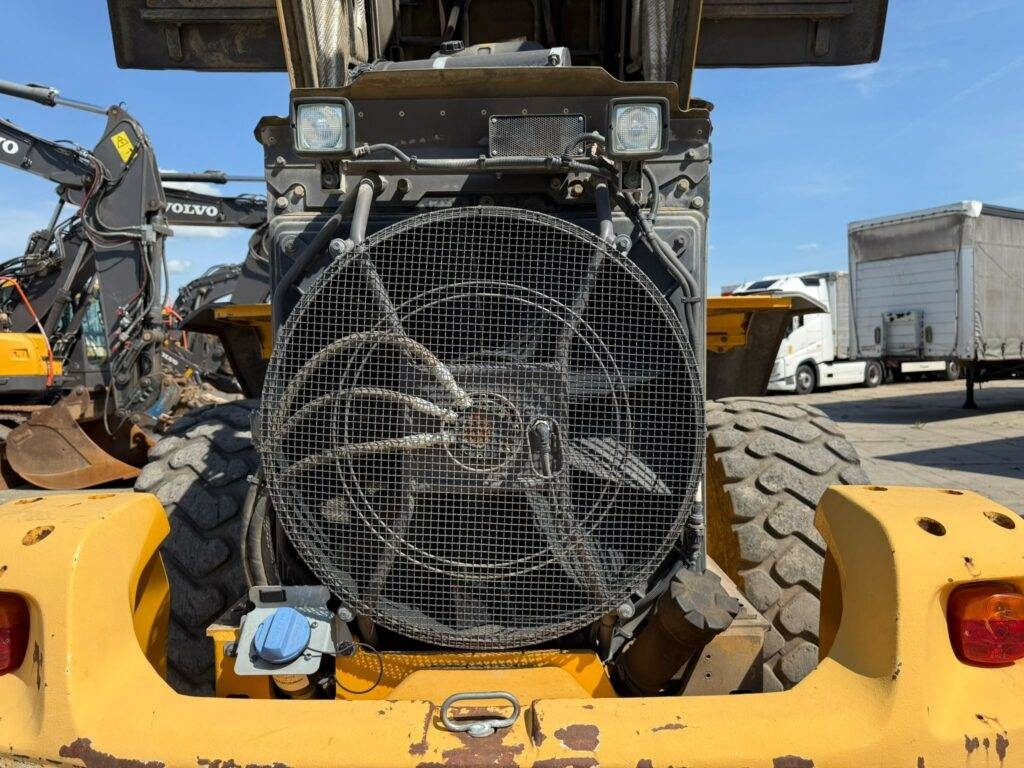 Колёсный погрузчик Volvo L60H: фото 6