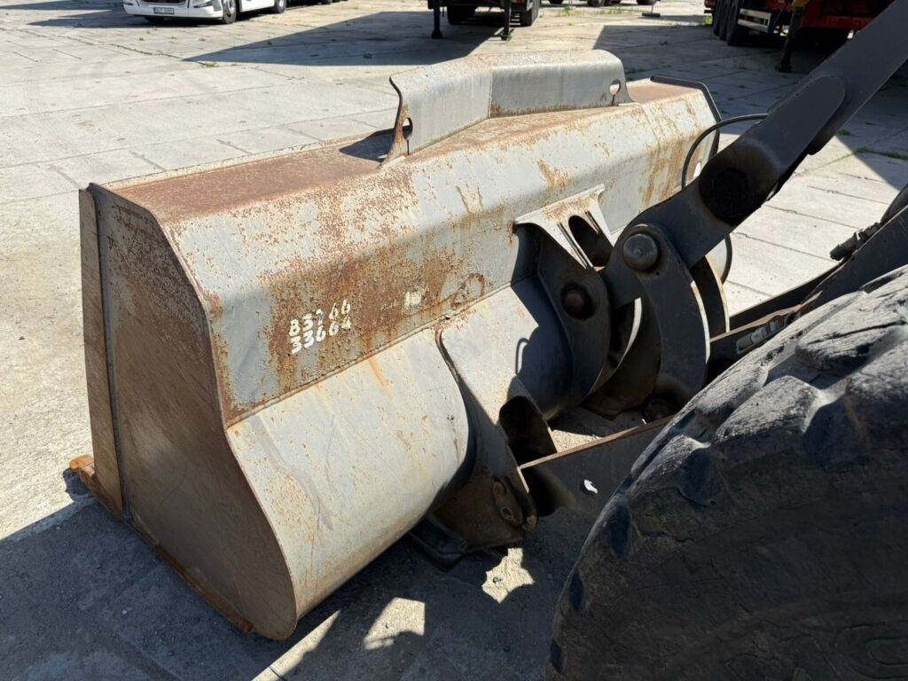 Колёсный погрузчик Volvo L60H: фото 20