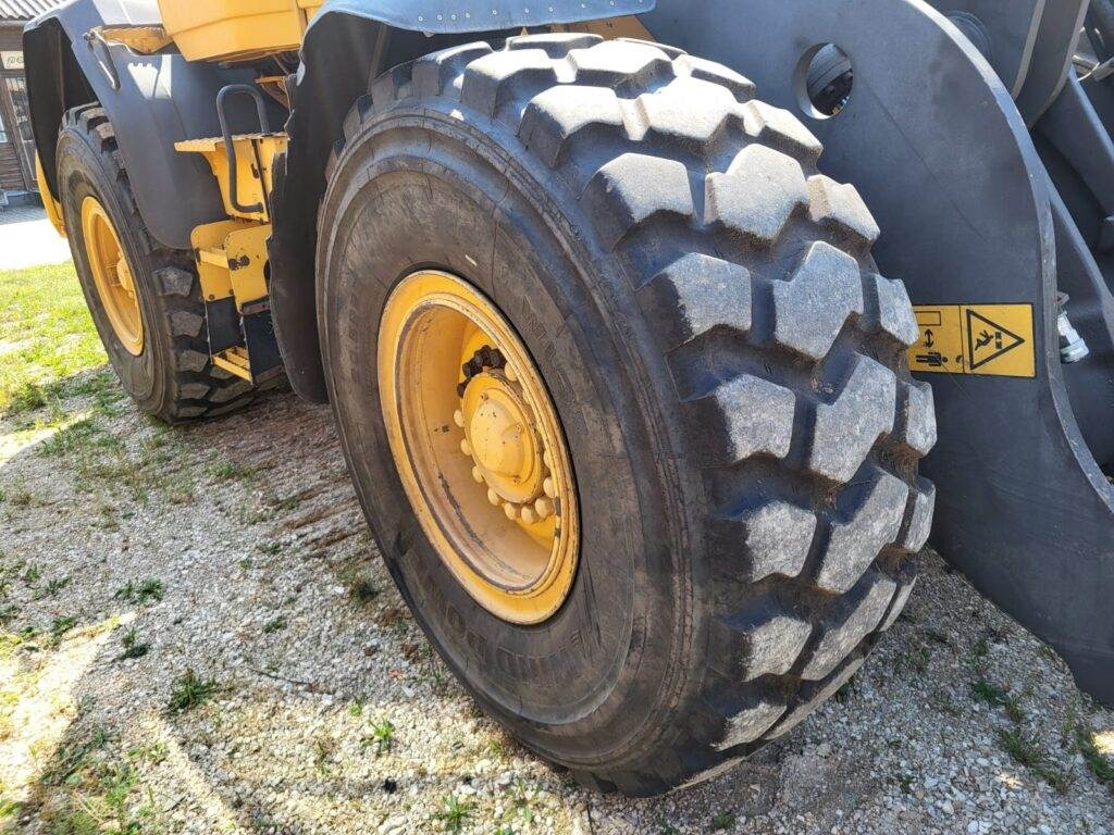 Колёсный погрузчик Volvo L70G: фото 9 Колёсный погрузчик Volvo L70G: фото 9