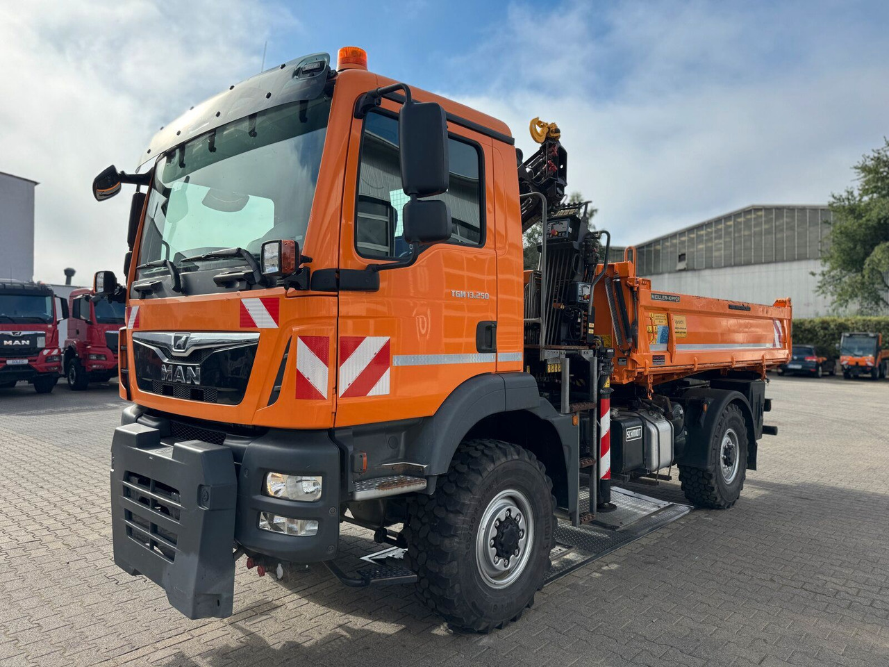 MAN TGM 13.250 4x4 Kipper Kran HIAB Winterd. - Самосвал, Автоманипулятор: фото 2 MAN TGM 13.250 4x4 Kipper Kran HIAB Winterd. - Самосвал, Автоманипулятор: фото 2