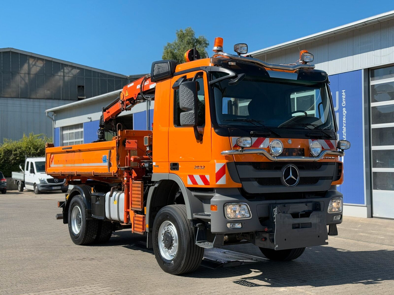Mercedes-Benz ACTROS 2044 4x4 Kipper Kran ATLAS 65.2 A2L - Автоманипулятор: фото 1 Mercedes-Benz ACTROS 2044 4x4 Kipper Kran ATLAS 65.2 A2L - Автоманипулятор: фото 1