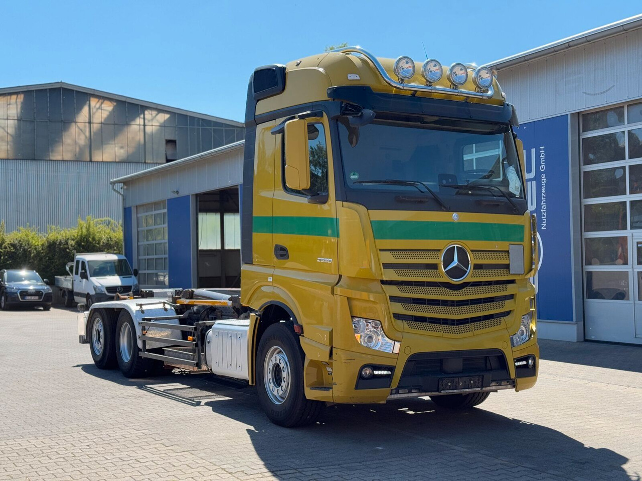Mercedes-Benz ACTROS 2558 6x2 Abrollkipper *Lenkachse Retarder - Крюковой мультилифт: фото 1 Mercedes-Benz ACTROS 2558 6x2 Abrollkipper *Lenkachse Retarder - Крюковой мультилифт: фото 1