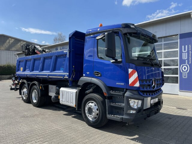Mercedes-Benz AROCS 2536 6x2*4 Kipper Kran HIAB - Самосвал, Автоманипулятор: фото 1 Mercedes-Benz AROCS 2536 6x2*4 Kipper Kran HIAB - Самосвал, Автоманипулятор: фото 1