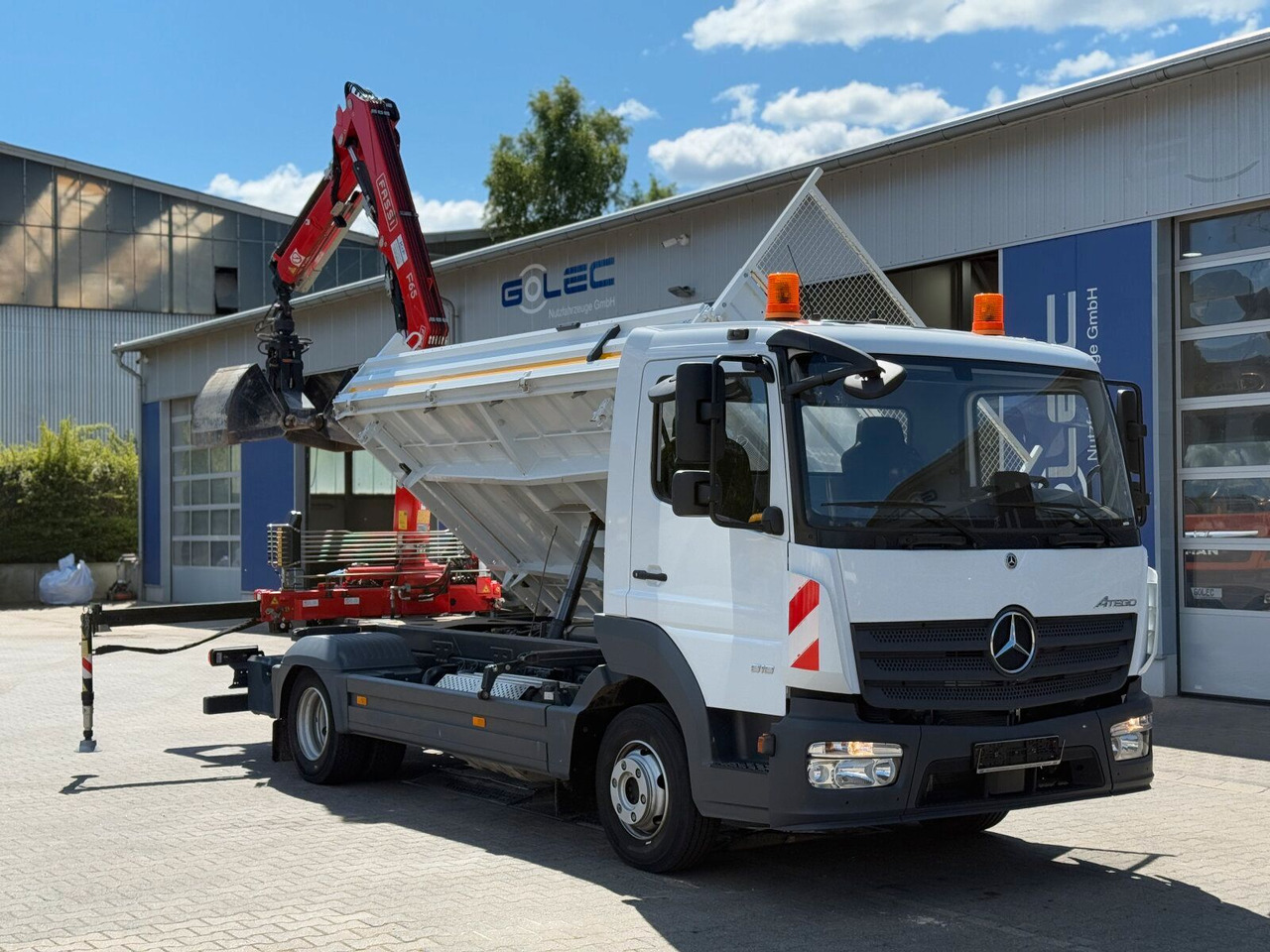 Mercedes-Benz ATEGO 818 4x2 Euro 6 Kipper Kran FASSI F65B.0.22 - Автоманипулятор: фото 2 Mercedes-Benz ATEGO 818 4x2 Euro 6 Kipper Kran FASSI F65B.0.22 - Автоманипулятор: фото 2