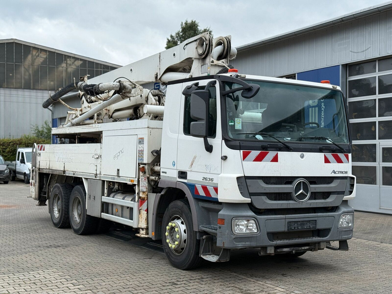 Mercedes-Benz Actros 2636 6x4 Betonpumpe Putzmeister 24-4 16H - Автобетононасос: фото 1 Mercedes-Benz Actros 2636 6x4 Betonpumpe Putzmeister 24-4 16H - Автобетононасос: фото 1