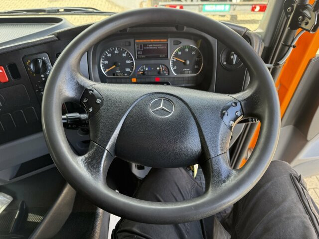 Mercedes-Benz Atego 1324 4x2 Kehrmaschine Viajet 6R/L - Подметально-уборочная машина: фото 3 Mercedes-Benz Atego 1324 4x2 Kehrmaschine Viajet 6R/L - Подметально-уборочная машина: фото 3