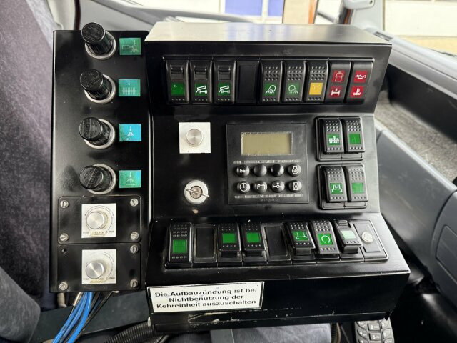 Mitsubishi Canter FUSO Kehrmaschine BROCK SL140 4 m³ - Подметально-уборочная машина: фото 5 Mitsubishi Canter FUSO Kehrmaschine BROCK SL140 4 m³ - Подметально-уборочная машина: фото 5