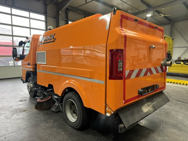 Mitsubishi Canter FUSO Kehrmaschine BROCK SL140 4 m³ - Подметально-уборочная машина: фото 5 Mitsubishi Canter FUSO Kehrmaschine BROCK SL140 4 m³ - Подметально-уборочная машина: фото 5