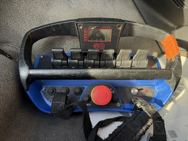 Renault Premium Lander Pritsche mit Kran FASSI - Автоманипулятор, Грузовик бортовой/ Платформа: фото 5 Renault Premium Lander Pritsche mit Kran FASSI - Автоманипулятор, Грузовик бортовой/ Платформа: фото 5