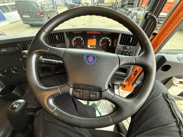 Scania P230 Kehrmaschine Johnston VT605- 6 M³ - Подметально-уборочная машина: фото 2 Scania P230 Kehrmaschine Johnston VT605- 6 M³ - Подметально-уборочная машина: фото 2