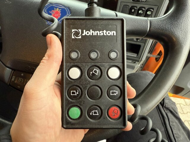 Scania P230 Kehrmaschine Johnston VT605- 6 M³ - Подметально-уборочная машина: фото 5 Scania P230 Kehrmaschine Johnston VT605- 6 M³ - Подметально-уборочная машина: фото 5