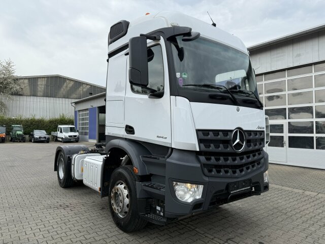 Mercedes-Benz Actros 1843 Sattelzugmaschine 4x2 Kipph. - Тягач: фото 1 Mercedes-Benz Actros 1843 Sattelzugmaschine 4x2 Kipph. - Тягач: фото 1