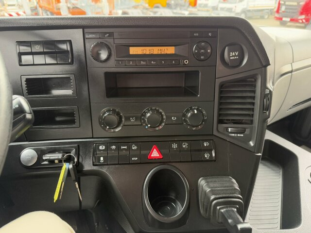 Mercedes-Benz Antos 2136 4x2 SZM Superlight - Тягач: фото 3 Mercedes-Benz Antos 2136 4x2 SZM Superlight - Тягач: фото 3