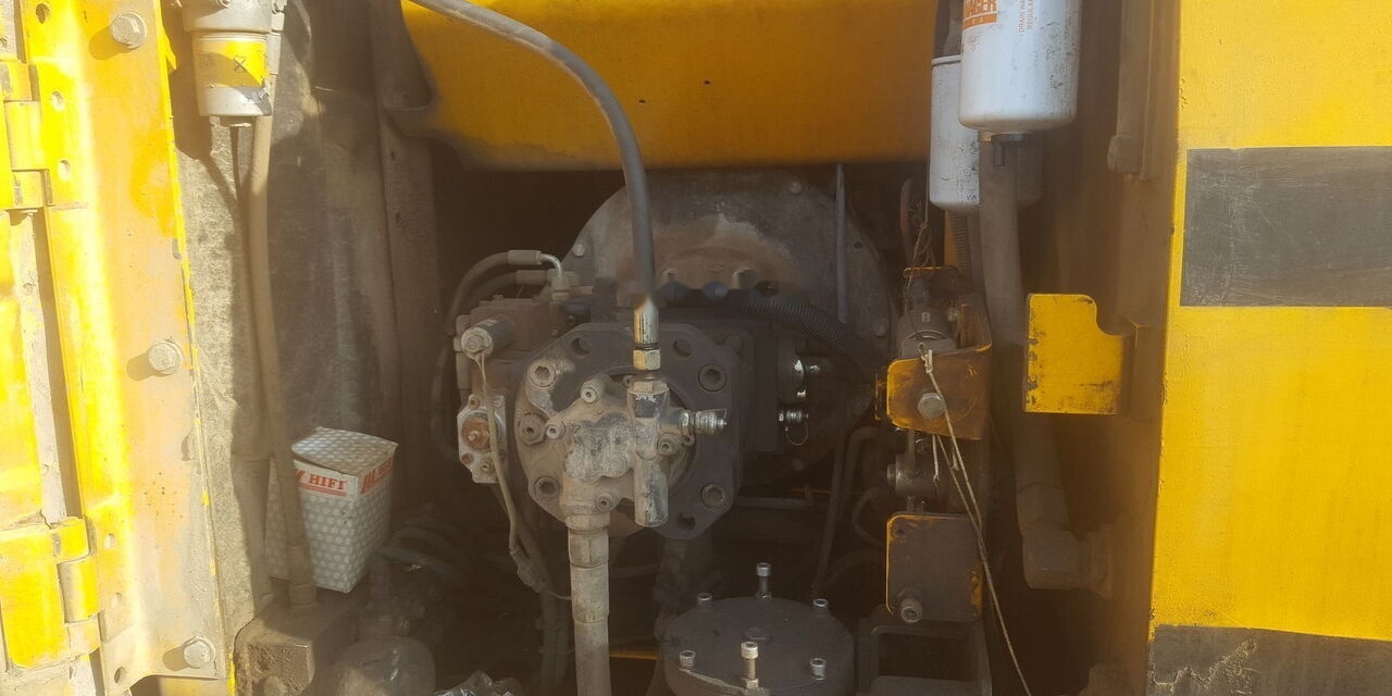 Гусеничный экскаватор JCB JS 180: фото 8