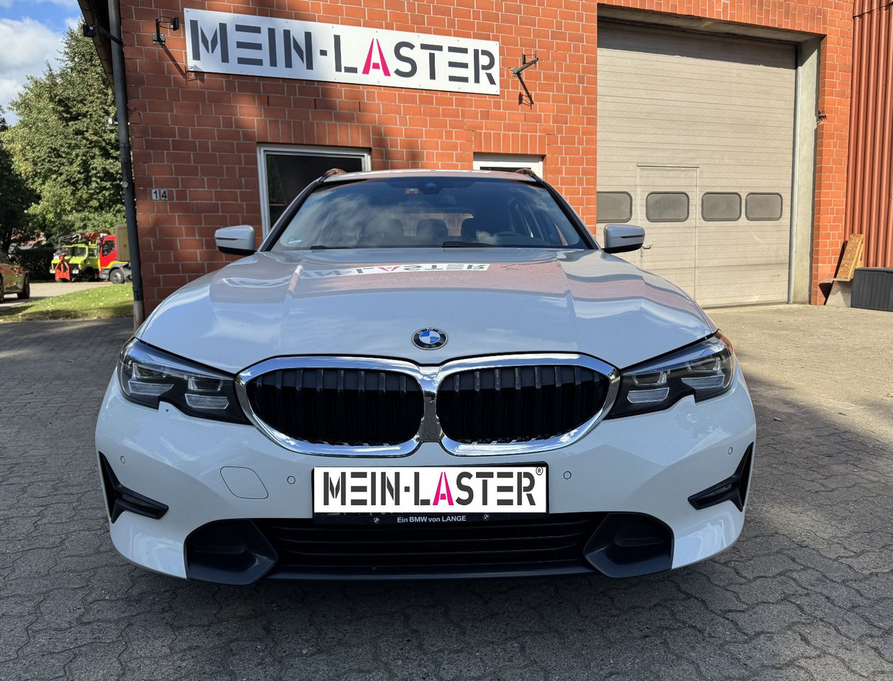 BMW 320 d xDrive touring Sport Line shadow AHK - Универсал: фото 3 BMW 320 d xDrive touring Sport Line shadow AHK - Универсал: фото 3
