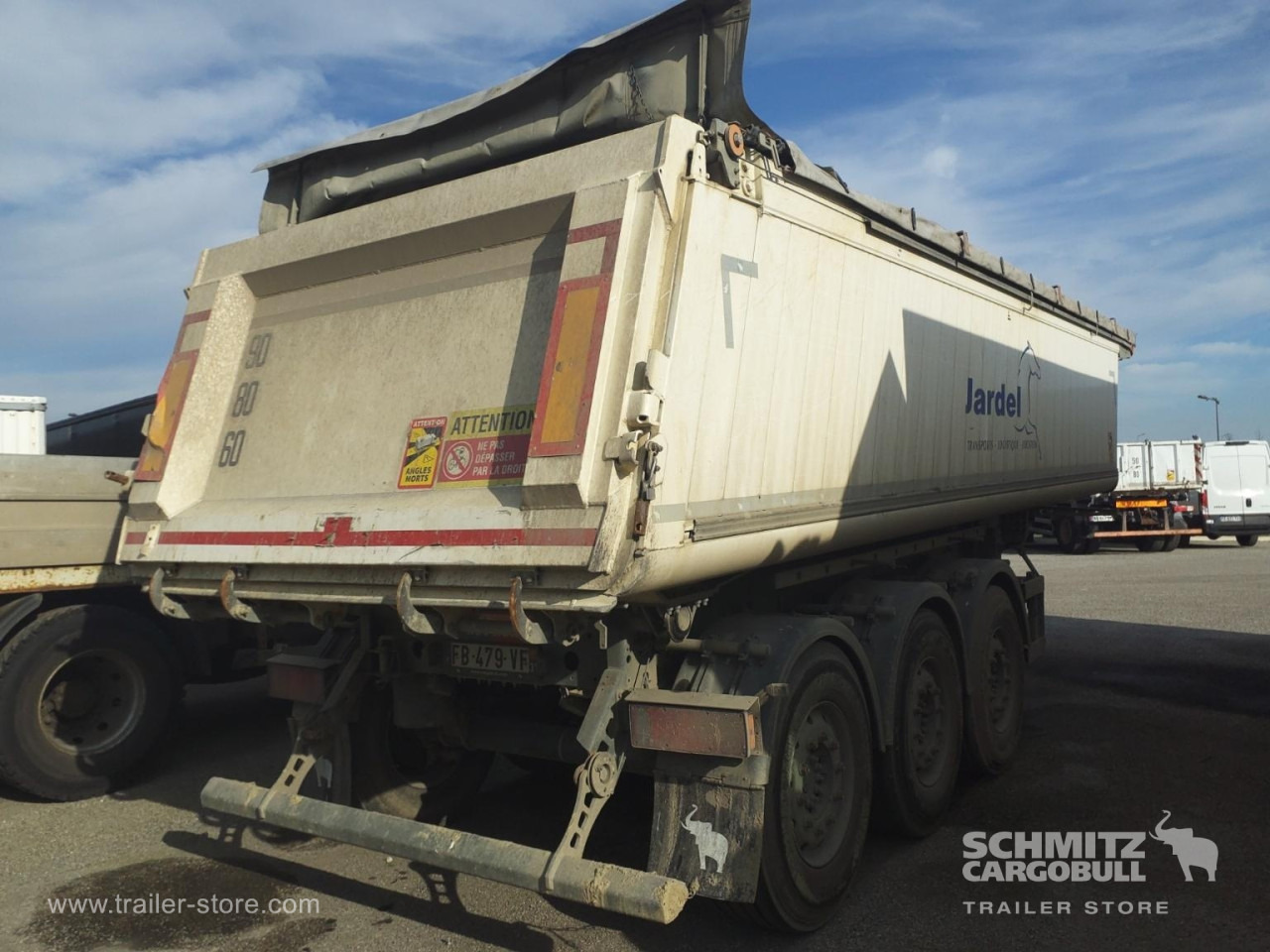 SCHMITZ Tipper Alu-square sided body 24m³ - Самосвальный полуприцеп: фото 4 SCHMITZ Tipper Alu-square sided body 24m³ - Самосвальный полуприцеп: фото 4