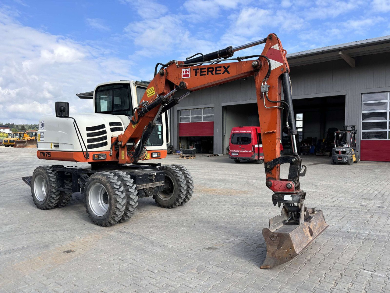 Terex TW 75 - Колёсный экскаватор: фото 2 Terex TW 75 - Колёсный экскаватор: фото 2